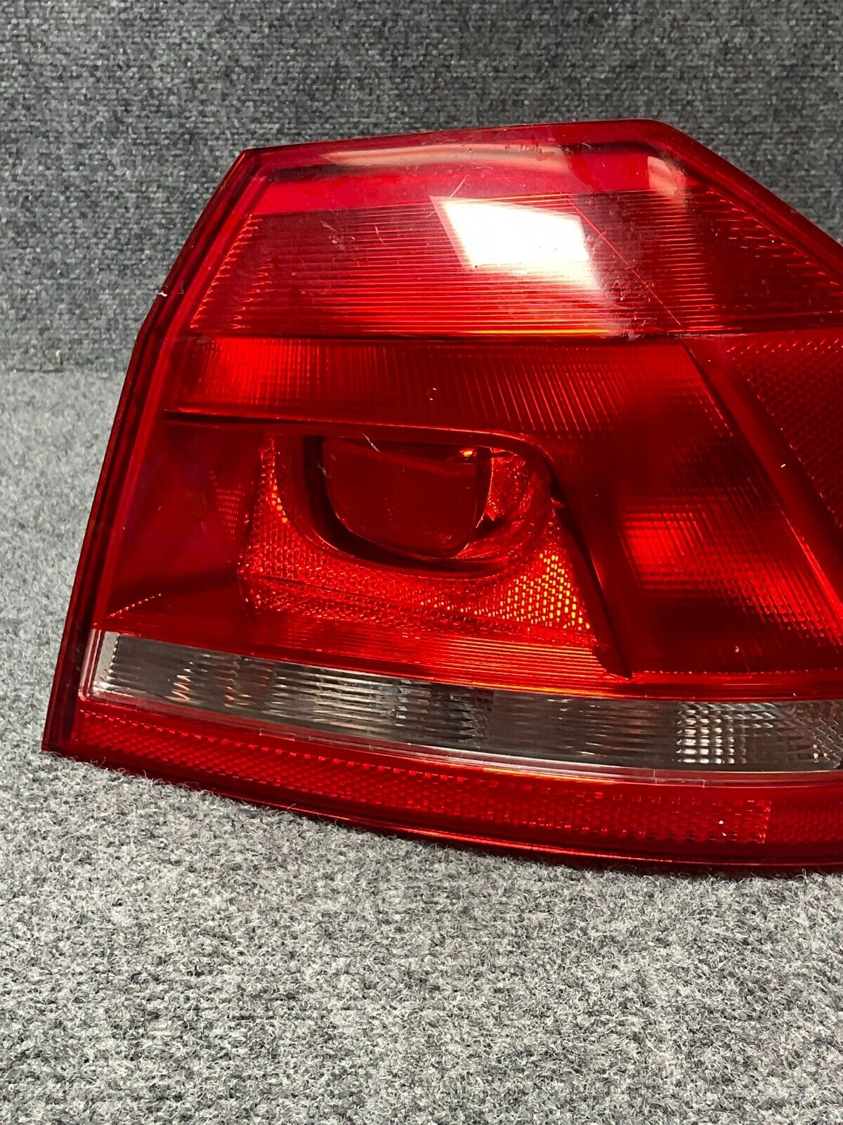 2012-15-Volkswagen-Passat-Rear-Right-Passenger-Side-Outer-Tail-Light-561945096H-335603106750-2