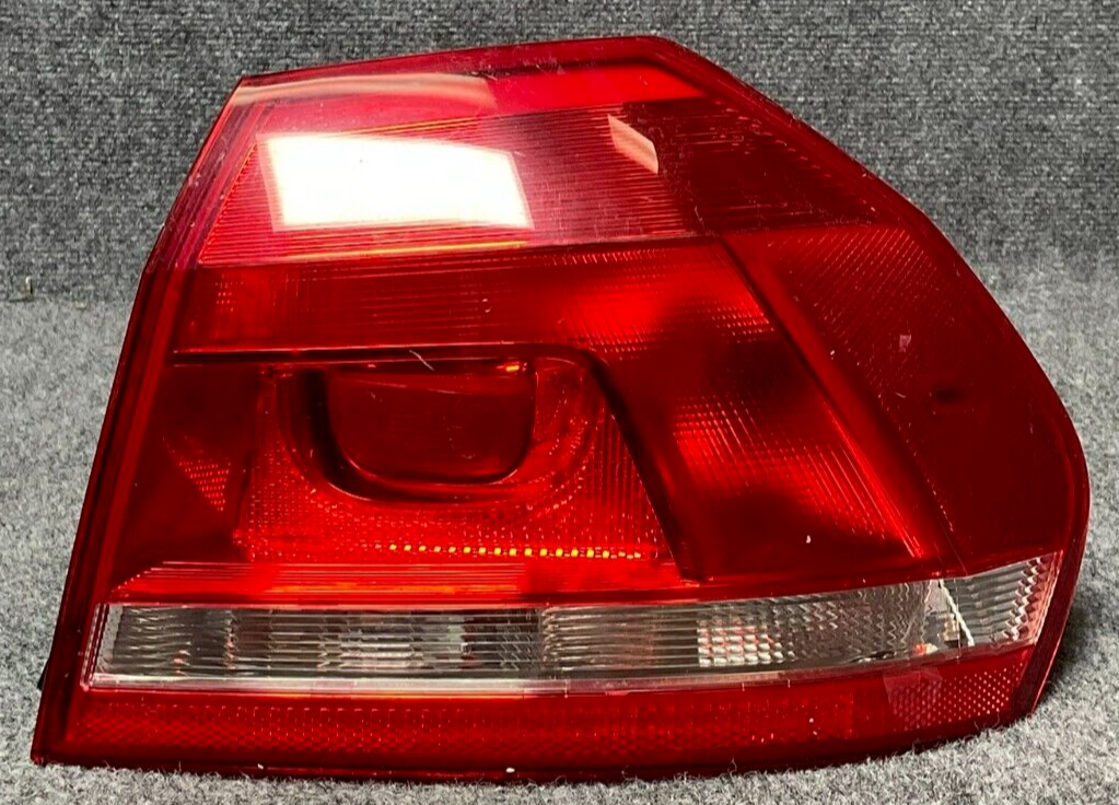 2012-15-Volkswagen-Passat-Rear-Right-Passenger-Side-Outer-Tail-Light-561945096H-335603106750