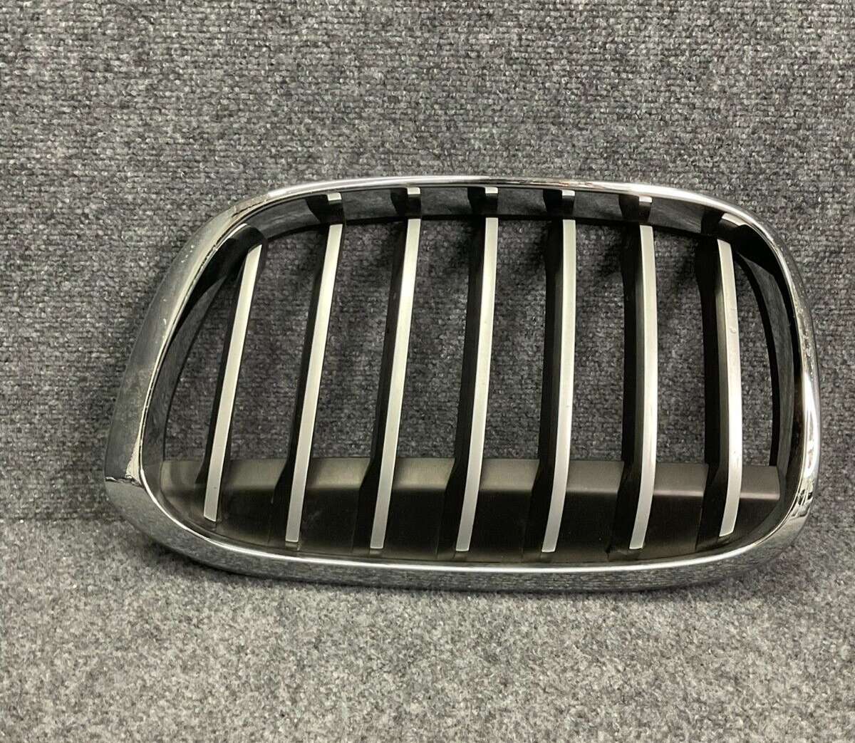 2015-BMW-X1-Front-Left-Upper-Side-Bumper-Kidney-Grille-7354823-7383365-335455482870