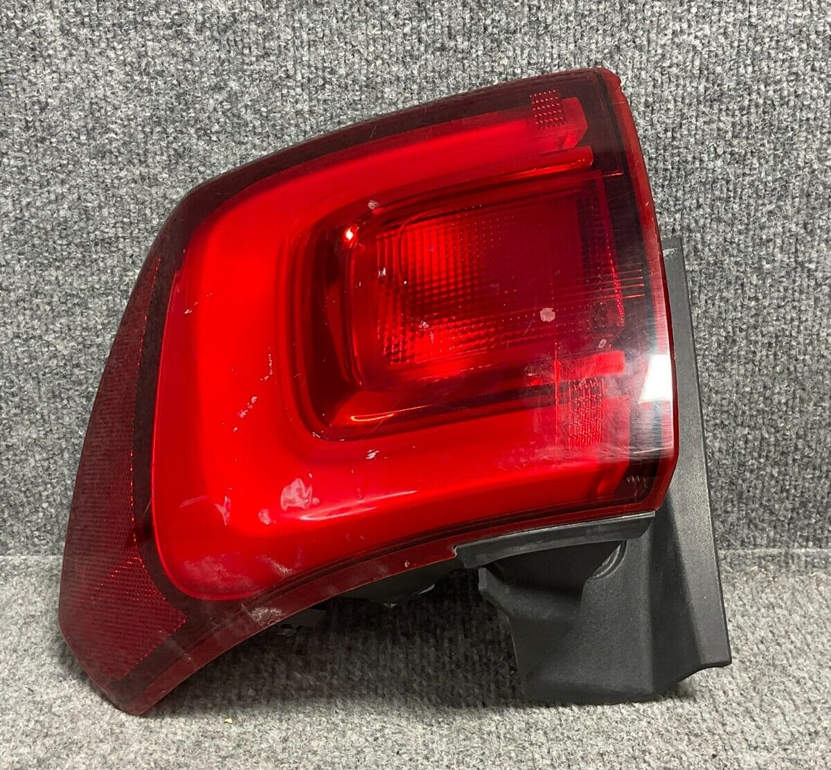 2017-2019-GMC-Acadia-Rear-Right-Passenger-Side-Stop-Lamp-84337408-335409884750