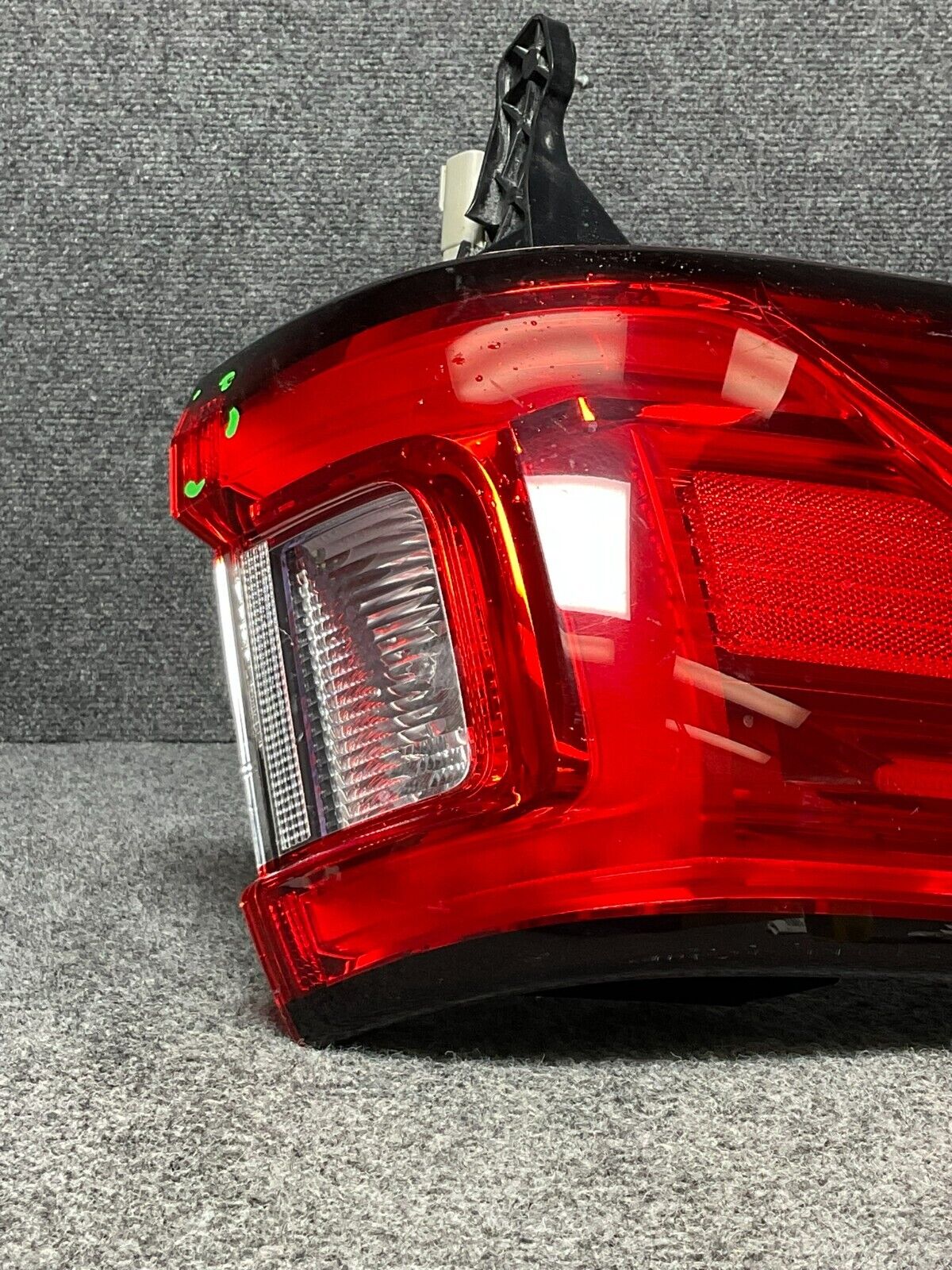 2018-20-Lincoln-Navigator-Left-Driver-Side-Tail-Brake-Lamp-Assembly-F00HTF407709-335603106790-8