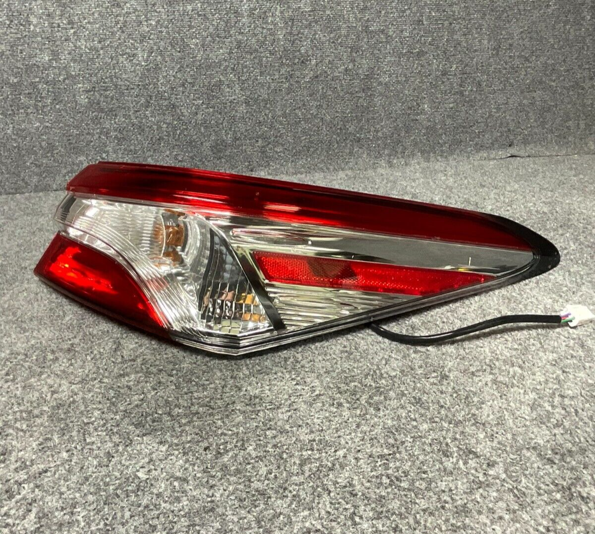 2018-2021-Toyota-Camry-Rear-Right-Passenger-Outer-Side-Tail-Light-335477275650