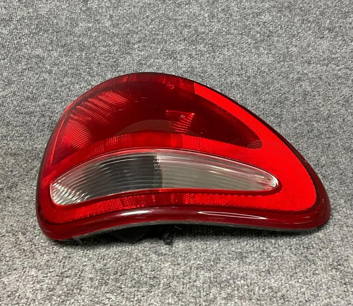 2004-2007-Dodge-Caravan-Rear-Left-Driver-Tail-Light-Lamp-Assembly-68241335AA-335479464651