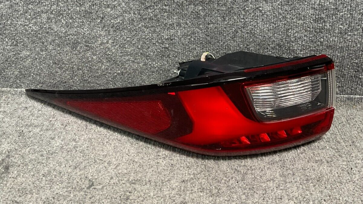 Mitsubishi-Rear-Right-Passenger-Side-Tail-Light-Lamp-335414034302