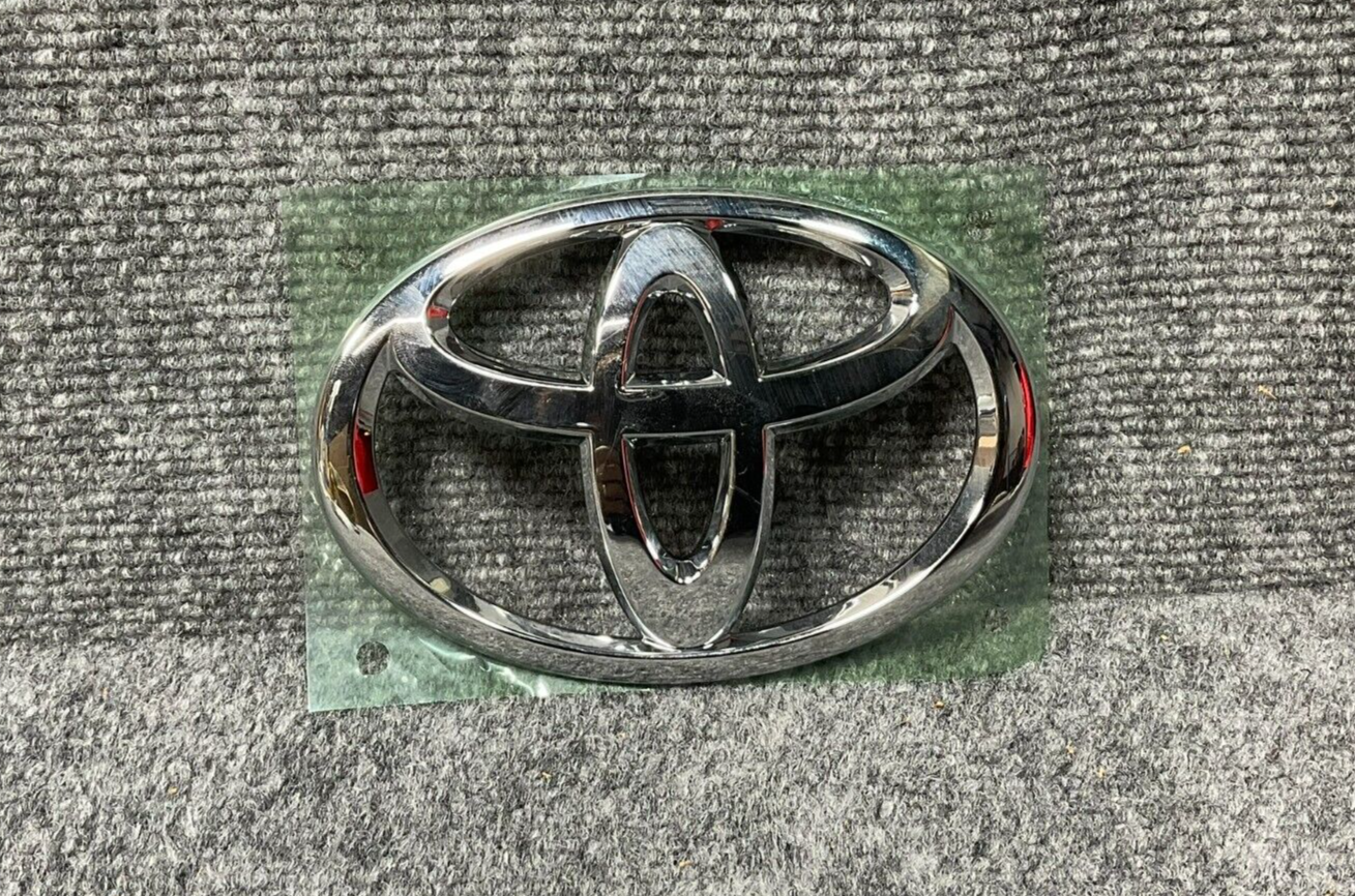 Toyota-Corolla-Chrome-Logo-Emblem-Badge-335385340042