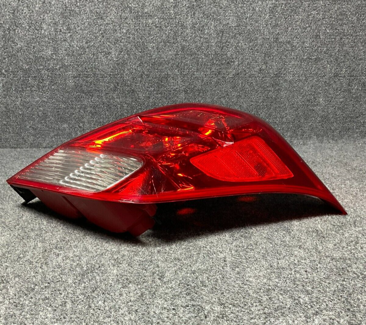 2015-22-Chevrolet-Trax-Rear-Right-Passenger-Side-Tail-Light-Assembly-42435956-335467820093