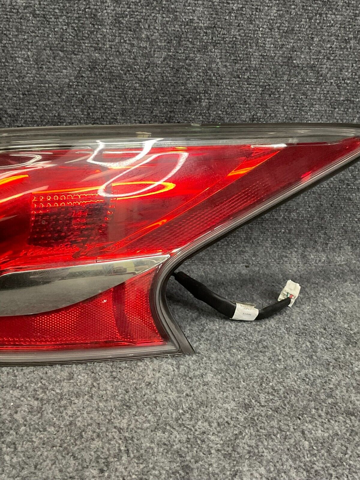 2013-2015-Nissan-Altima-Rear-Outer-Right-Passenger-Side-Tail-Light-949463-335441968394-5