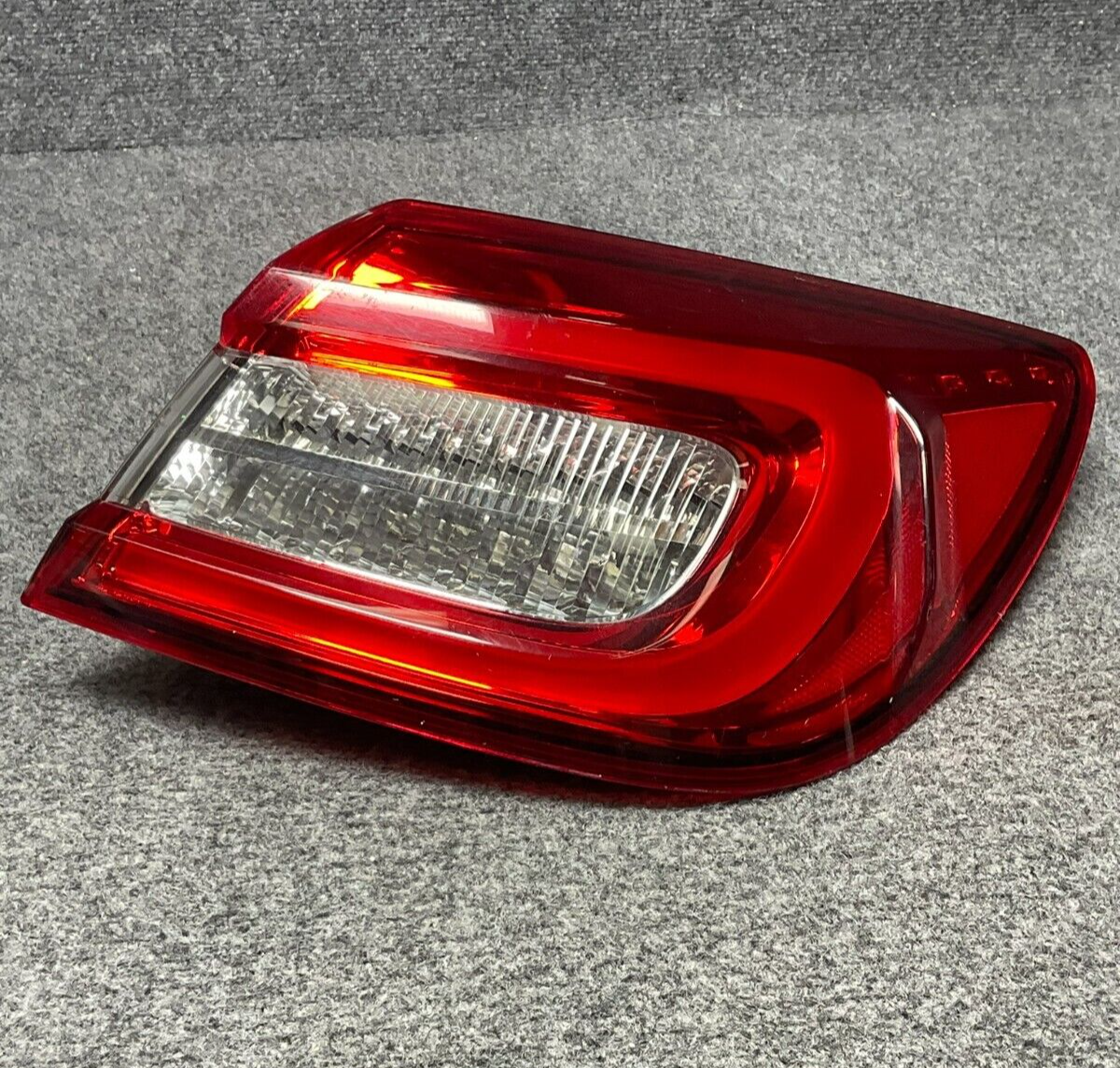 2014-2017-Maserati-Quattroporte-Rear-Right-Outer-Side-Tail-Light-6700054510-335504494044