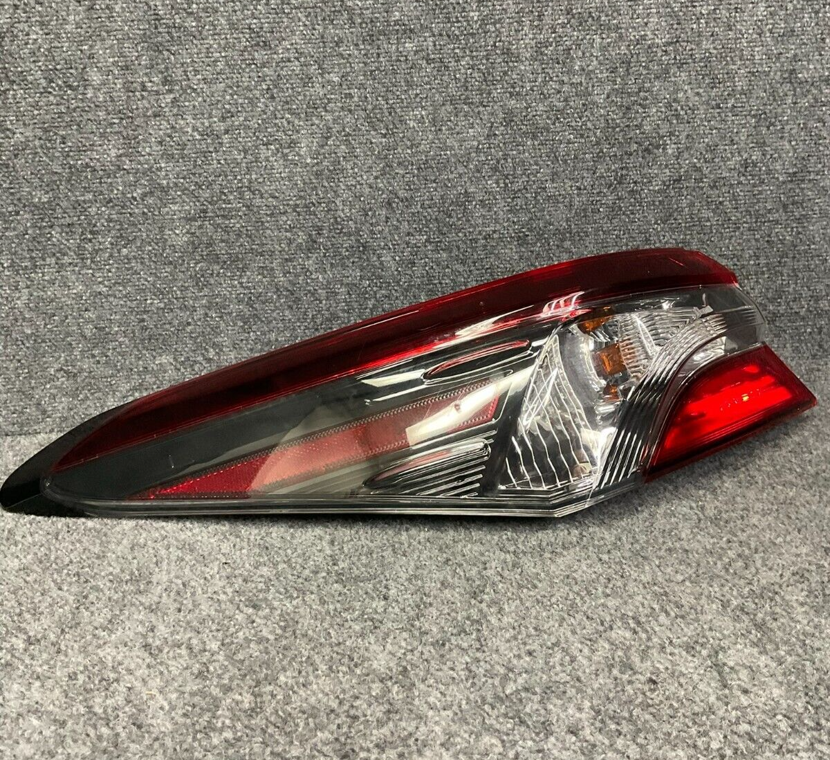 2018-2019-Toyota-Camry-Rear-Left-Driver-Side-Outer-Tail-Light-335460078174