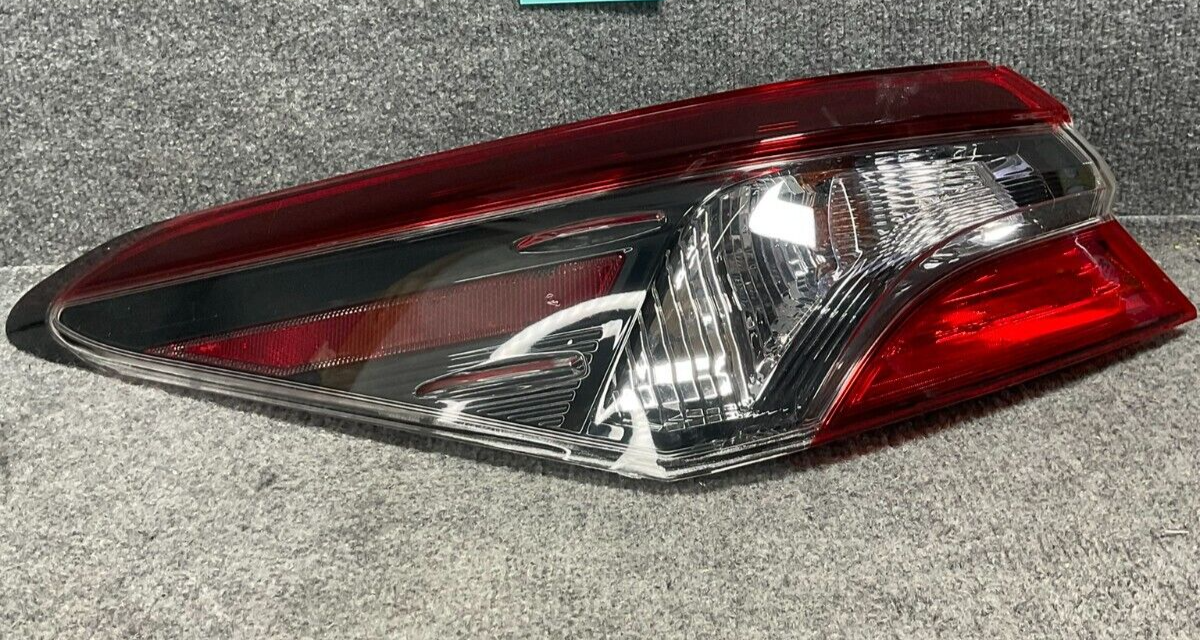 2018-2020-Toyota-Camry-Rear-Left-Driver-Side-Tail-Light-945-272-35-335447003714