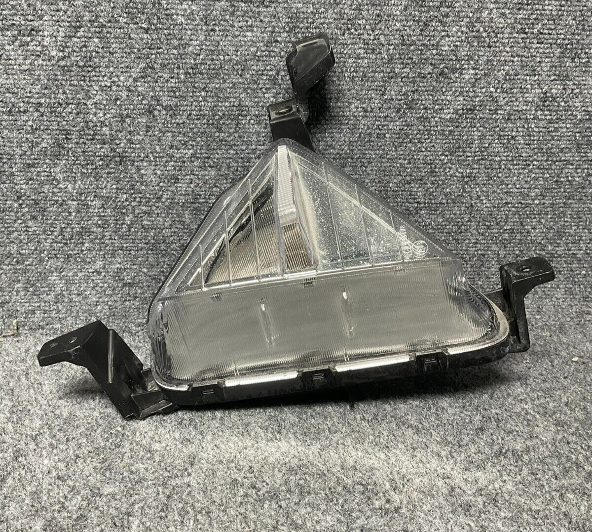 2019-20-Hyundai-Elantra-Right-Passenger-Side-Fog-Lamp-Signal-Light-92302-F2510-335471747095