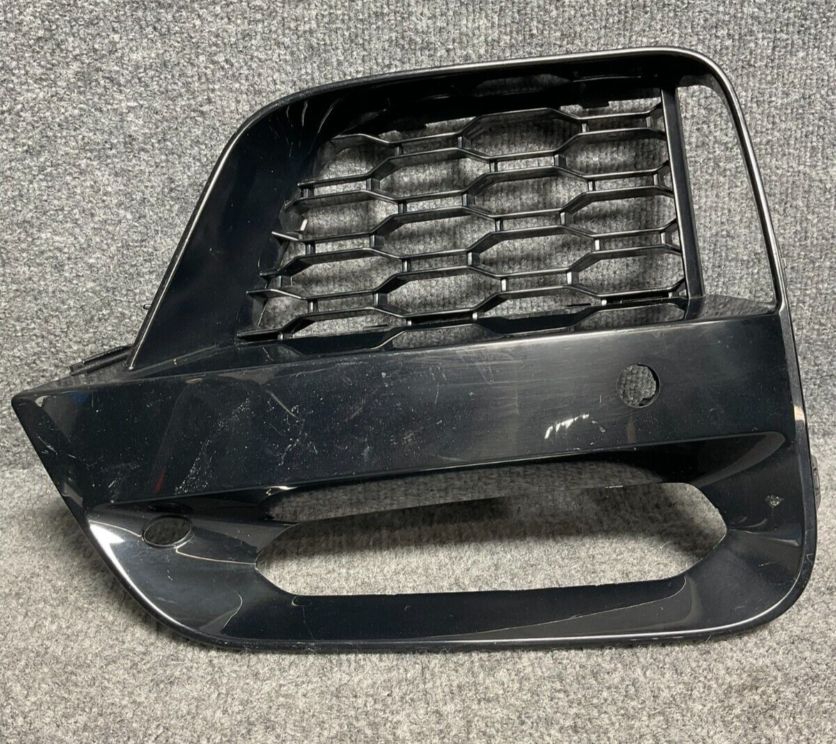 BMW-Front-Right-Side-Fog-Light-Cover-Grille-000500332-In-Black-335426222925