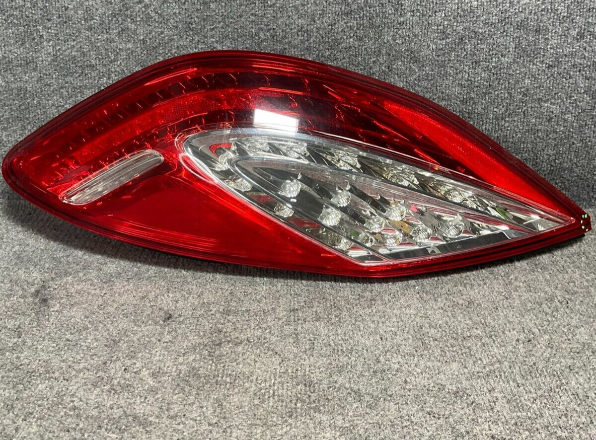 Porsche-Panamera-Rear-Lamp-Warning-Turn-Signal-Stop-Light-335404583167