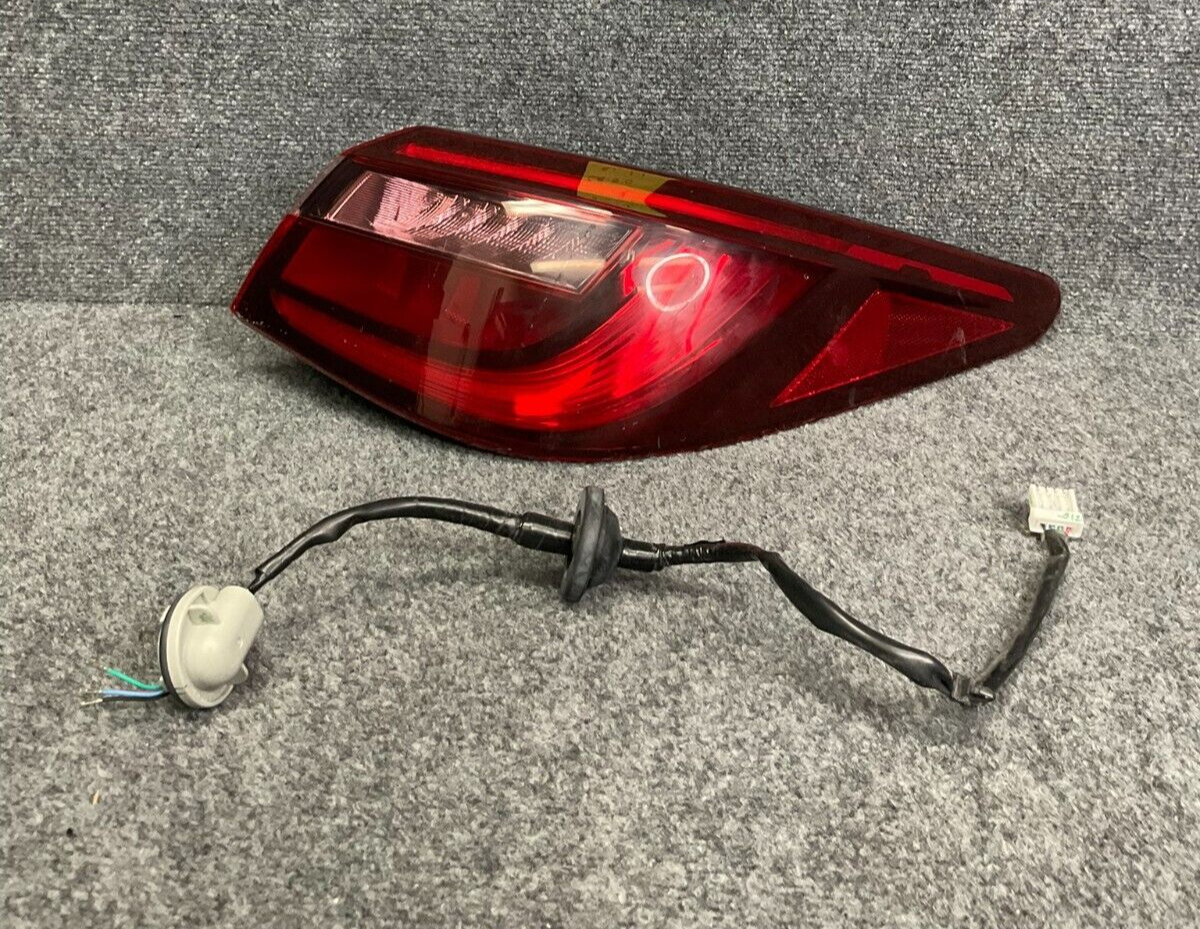 2018-20-Infiniti-Q50-Rear-Right-Passenger-Side-Outer-Tail-Light-Lamp-W4079-335460542998