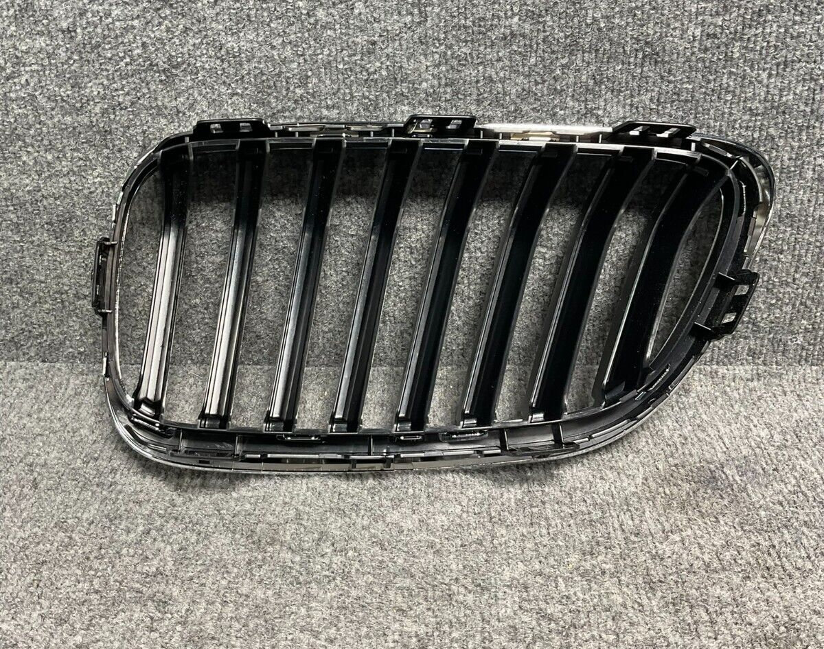 BMW-Front-Right-Passenger-Side-Chrome-Kidney-Grille-51135A3D004-Only-1-335421256078