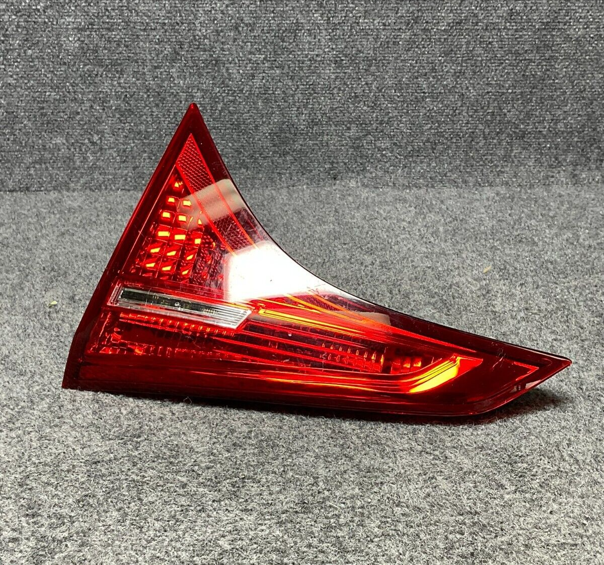 2018-Toyota-Corolla-Rear-Right-Passenger-Side-Inner-Tail-Light-335477932529